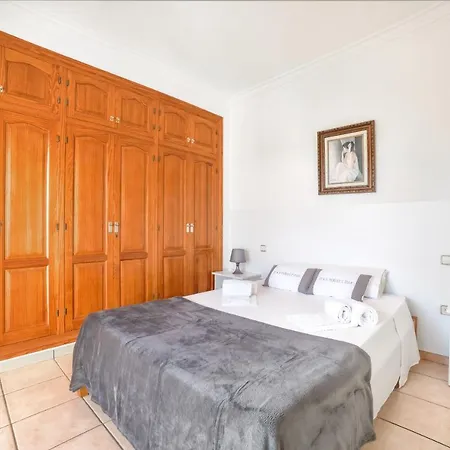 Fuster - Plusholidays Vila