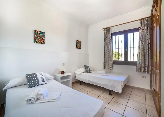 Fuster - Plusholidays Villa *